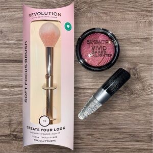 Revolution Vivid Baked Highlighter and Brush Set